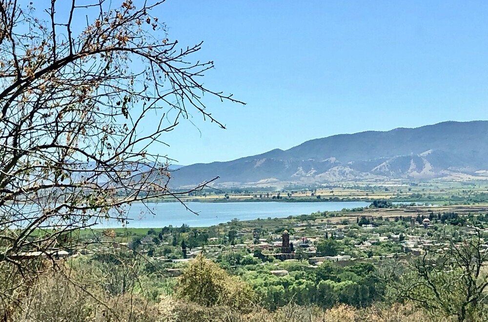 large Laguna de Teuchitlán