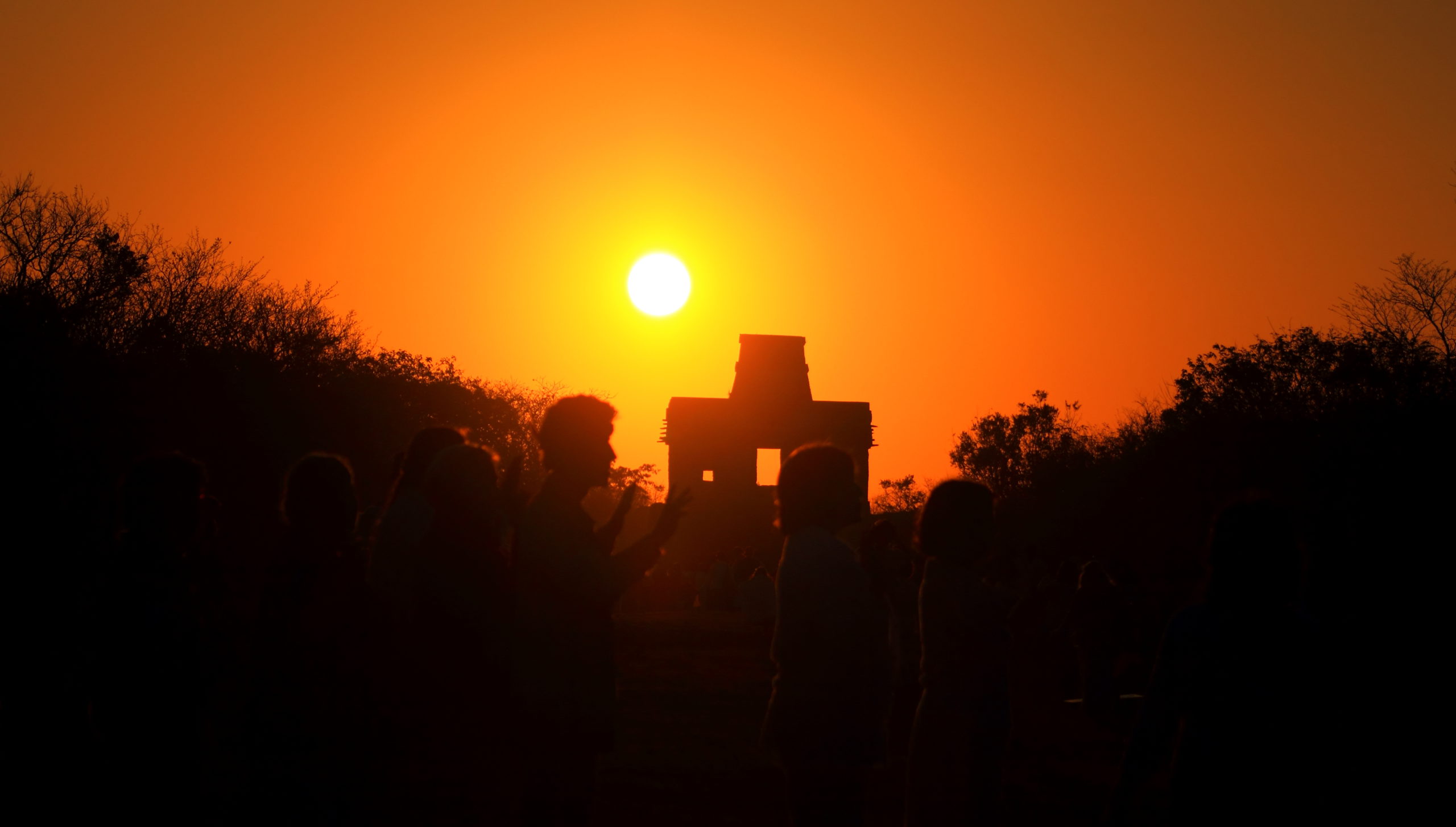 Equinoccio-de-primavera-Temple-Dzibilchaltun-Mexico-rutopia